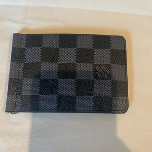 Louis Vuitton Wallet / W Metal Clip